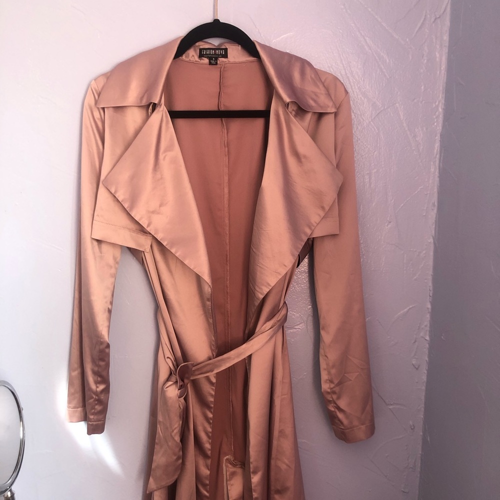 CHIC Pink Satin Duster 🌸